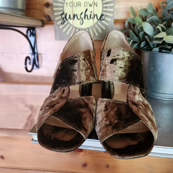 Cabi 6016 Crushed Green Velvet Interlock Chunky Block Heel Sandals Shoes Sz 7.5 - Picture 6 of 10